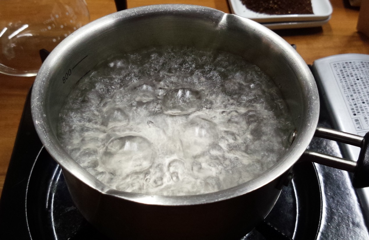 お湯の沸かし方（ドリッパーを使用したコーヒーの淹れ方２）
